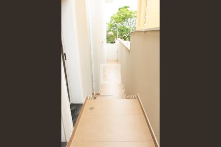 Casa de condomínio à venda com 394m², 4 quartos e 5 vagas Casa de condomínio à venda com 394m², 4 quartos e 5 vagasCORREDOR LATERAL