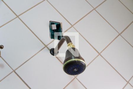 Casa de condomínio à venda com 394m², 4 quartos e 5 vagas Casa de condomínio à venda com 394m², 4 quartos e 5 vagasBANHEIRO DA SUITE 1