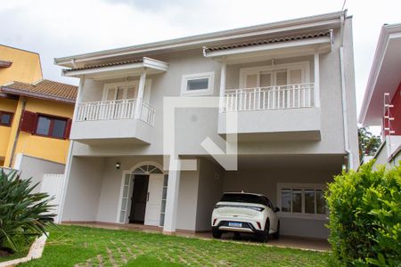 Casa de condomínio à venda com 394m², 4 quartos e 5 vagas Casa de condomínio à venda com 394m², 4 quartos e 5 vagasÁREA EXTERNA FRENTE