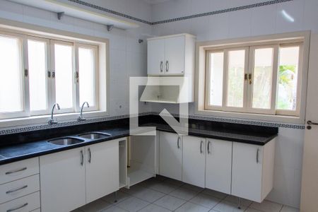 Casa de condomínio à venda com 394m², 4 quartos e 5 vagas Casa de condomínio à venda com 394m², 4 quartos e 5 vagasCOZINHA 1 PISO