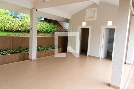 Casa de condomínio à venda com 394m², 4 quartos e 5 vagas Casa de condomínio à venda com 394m², 4 quartos e 5 vagasÁREA GOURMET FUNDOS