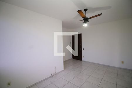 Sala de apartamento para alugar com 3 quartos, 70m² em Cordovil, Rio de Janeiro