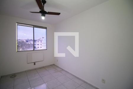 Quarto 2 de apartamento para alugar com 3 quartos, 70m² em Cordovil, Rio de Janeiro