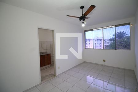 Sala de apartamento para alugar com 3 quartos, 70m² em Cordovil, Rio de Janeiro