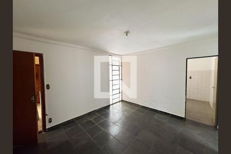 Quarto de apartamento à venda com 2 quartos, 90m² em Bairro da Glória, Contagem