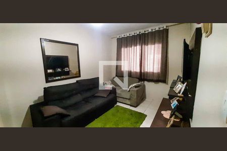 Sala de TV de casa à venda com 3 quartos, 150m² em Bandeiras, Osasco