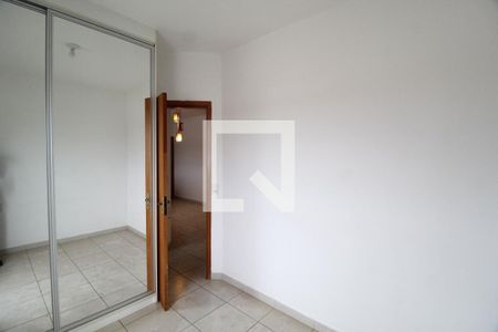 Quarto 2 de apartamento para alugar com 2 quartos, 45m² em Granada, Uberlândia