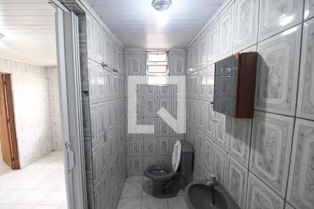 Banheiro de casa para alugar com 1 quarto, 50m² em Vila Dionisia, São Paulo