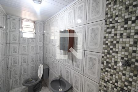 Banheiro de casa para alugar com 1 quarto, 50m² em Vila Dionisia, São Paulo