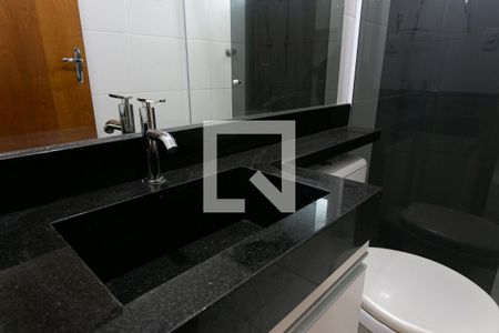 Banheiro de apartamento para alugar com 1 quarto, 32m² em Vila Ré, São Paulo