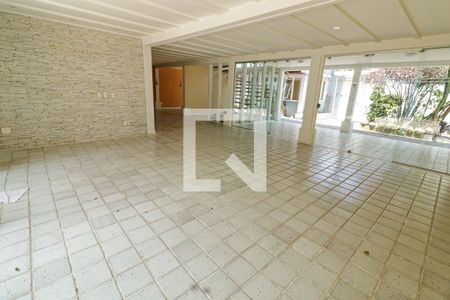 Sala de casa de condomínio à venda com 5 quartos, 430m² em Itanhangá, Rio de Janeiro