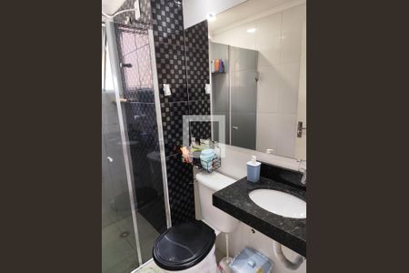 Banheiro de apartamento à venda com 2 quartos, 48m² em Campanário, Diadema