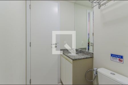 Banheiro de kitnet/studio para alugar com 1 quarto, 26m² em Liberdade, São Paulo