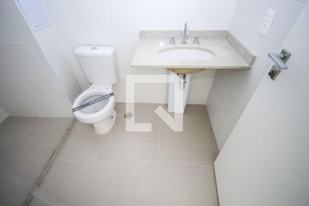 Banheiro de kitnet/studio para alugar com 1 quarto, 29m² em Liberdade, São Paulo