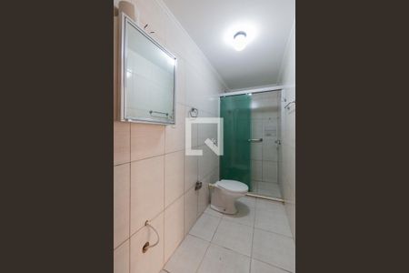 Banheiro de apartamento à venda com 1 quarto, 42m² em Menino Deus, Porto Alegre