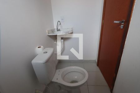 Banheiro de kitnet/studio à venda com 1 quarto, 29m² em Sítio Pinheirinho, São Paulo