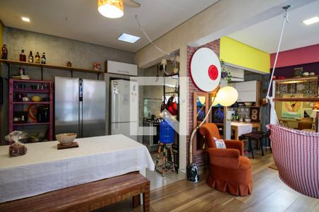 Sala de casa à venda com 2 quartos, 250m² em Jardim Monte Kemel, São Paulo