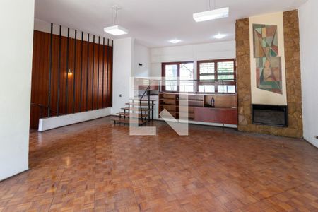 Sala de casa para alugar com 5 quartos, 259m² em Pacaembu, São Paulo