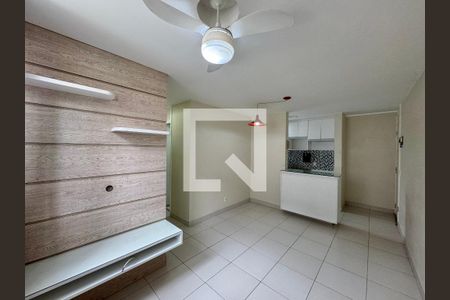 Sala de apartamento para alugar com 3 quartos, 53m² em Vargem Pequena, Rio de Janeiro