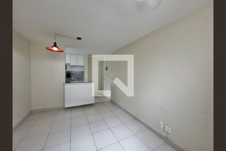 Sala de apartamento para alugar com 3 quartos, 53m² em Vargem Pequena, Rio de Janeiro