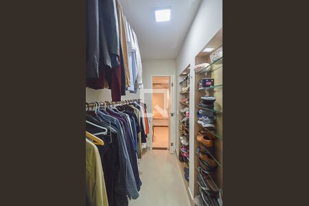 Closet da suíte de casa à venda com 3 quartos, 300m² em Vila Dourados, São Bernardo do Campo