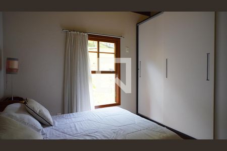 Quarto 2 de casa de condomínio para alugar com 4 quartos, 380m² em Lagoa da Conceição, Florianópolis