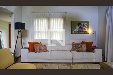 Sala de casa de condomínio para alugar com 4 quartos, 380m² em Lagoa da Conceição, Florianópolis