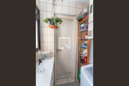 Apartamento à venda com 96m², 3 quartos e 2 vagas Apartamento à venda com 96m², 3 quartos e 2 vagasBanheiro de serviço