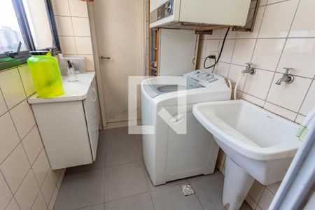 Apartamento à venda com 96m², 3 quartos e 2 vagas Apartamento à venda com 96m², 3 quartos e 2 vagasÁrea de serviço