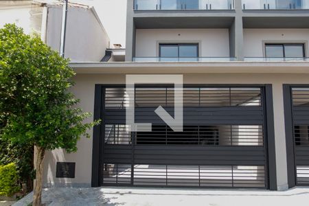 Casa à venda com 189m², 3 quartos e 7 vagas Casa à venda com 189m², 3 quartos e 7 vagasFachada