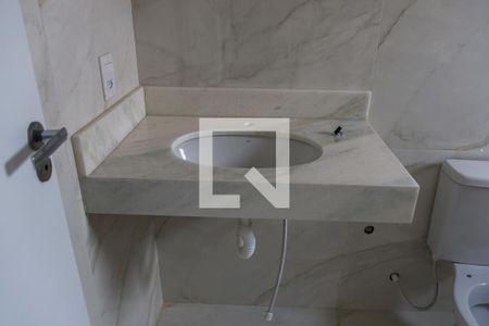 Casa à venda com 189m², 3 quartos e 7 vagas Casa à venda com 189m², 3 quartos e 7 vagasBanheiro da Suíte 2