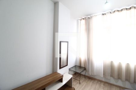 Sala de apartamento para alugar com 2 quartos, 60m² em Centro, Uberlândia