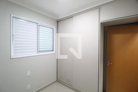 Quarto 1 de apartamento para alugar com 3 quartos, 94m² em Jardim Botânico, Uberlândia