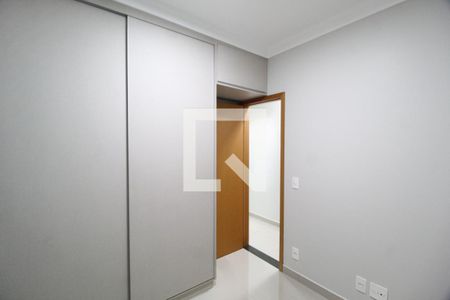 Quarto 1 de apartamento para alugar com 3 quartos, 94m² em Jardim Botânico, Uberlândia