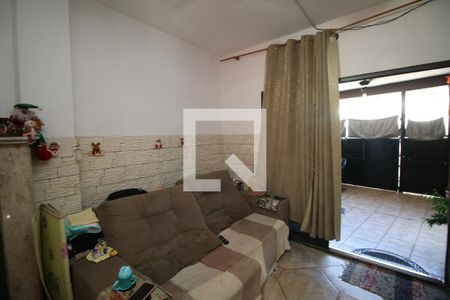 Sala de casa à venda com 2 quartos, 140m² em Irajá, Rio de Janeiro