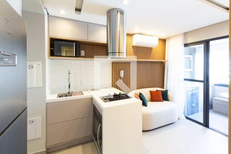 Sala/Cozinha de apartamento para alugar com 1 quarto, 32m² em Moema, São Paulo