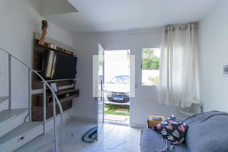 Sala de casa de condomínio para alugar com 2 quartos, 148m² em Caiapia, Cotia