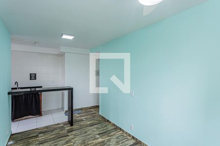 Sala de apartamento para alugar com 2 quartos, 40m² em Vila Zat, São Paulo