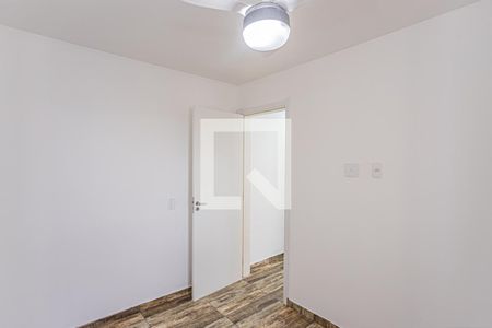 Quarto 1 de apartamento para alugar com 2 quartos, 40m² em Vila Zat, São Paulo