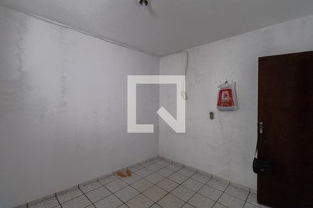 Sala/Quarto de casa para alugar com 1 quarto, 50m² em Vila Carmosina, São Paulo