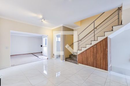 Sala  de casa de condomínio para alugar com 2 quartos, 102m² em Jardim Santa Maria, Jacareí