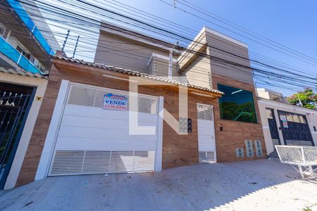 Casa de condomínio à venda com 70m², 2 quartos e 1 vaga Casa de condomínio à venda com 70m², 2 quartos e 1 vagaFachada