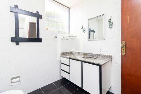 Casa à venda com 112m², 3 quartos e 1 vaga Casa à venda com 112m², 3 quartos e 1 vagaBanheiro