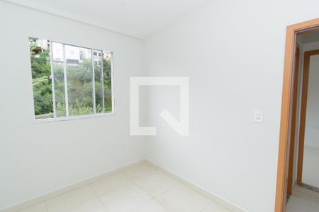 Quarto 2 de apartamento para alugar com 2 quartos, 57m² em Novo das Indústrias, Belo Horizonte