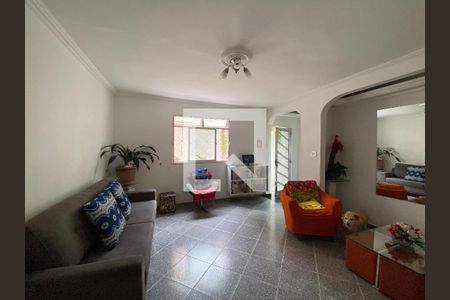 Sala de casa à venda com 4 quartos, 120m² em Inhaúma, Rio de Janeiro