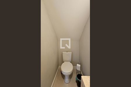 Lavabo de casa para alugar com 3 quartos, 107m² em Jardim Cidália, São Paulo