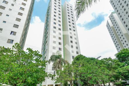 Apartamento à venda com 47m², 2 quartos e 1 vaga Apartamento à venda com 47m², 2 quartos e 1 vagaFachada