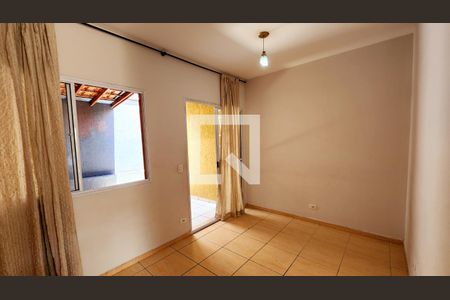 Sala de casa de condomínio à venda com 2 quartos, 80m² em Jardim Colonia, Jundiaí