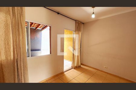 Sala de casa de condomínio à venda com 2 quartos, 80m² em Jardim Colonia, Jundiaí