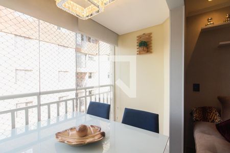 Varanda  de apartamento à venda com 2 quartos, 62m² em Vila Carrão, São Paulo